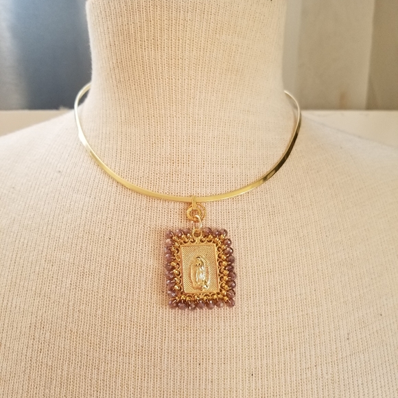 Choker - Picture 5 of 7